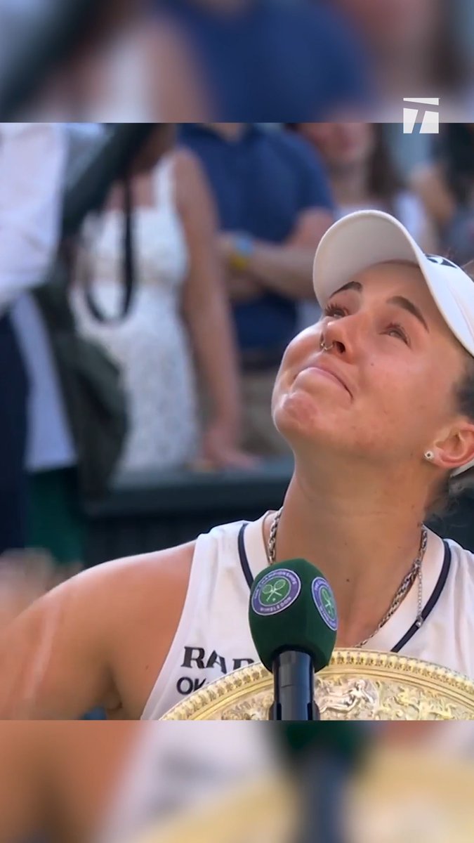 Not a dry eye on Centre Court 🤍 Linda Noskova honors her late mother on the biggest stage. #Wimbledon
