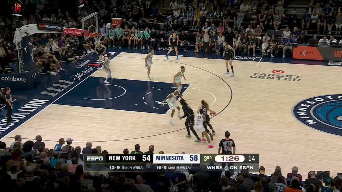 Courtney Williams and Sabrina Ionescu going at it with back-to-back shots 🔥 Watch NOW on ABC and the ESPN App