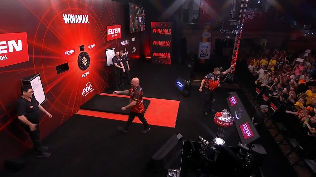 CLAYTON BREEZES THROUGH! Jonny Clayton means business in Leverkusen, as The Ferret averages just shy of a ton in a 6-1 victory over Karel Sedlacek! 📺 #ET10