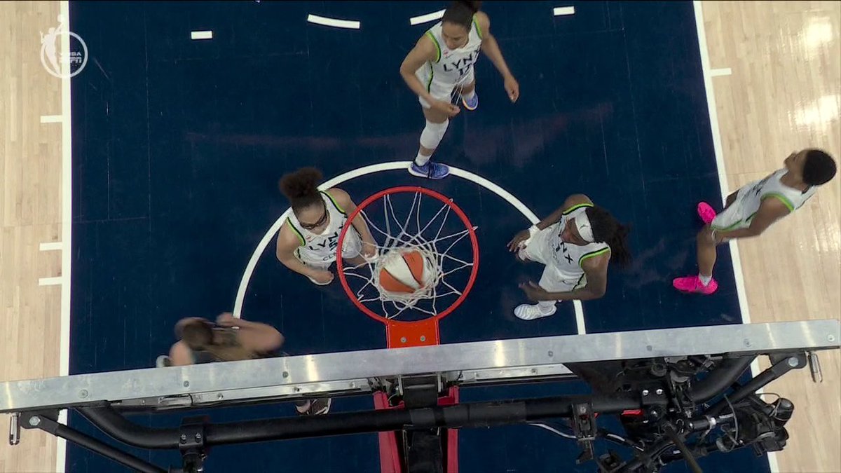 How did Sabrina Ionescu get this to go?? 😮 Catch the 4th quarter of Liberty-Lynx on ABC and the ESPN App 👀