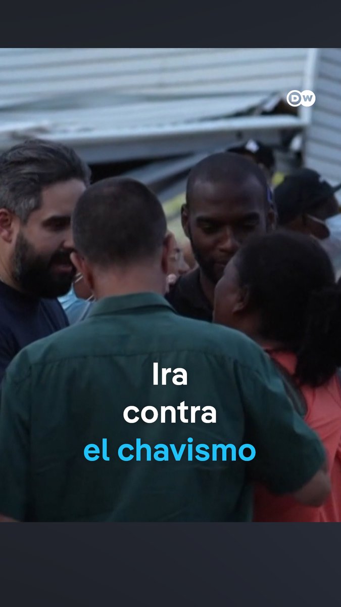 Madre venezolana que perdió a su hija en terremotos de La Guaira enfrenta al hijo de Nicolás Maduro Durante un recorrido por la zona afectada en La Guaira, Nicolás Maduro Guerra fue confrontado por una madre que perdió a su hija de seis años tras el colapso de uno de los edificios construidos bajo el programa Gran Misión Vivienda Venezuela, creado por el expresidente Hugo Chávez. Por qué se critica la respuesta del gobierno venezolano a los terremotos: Por qué cayeron las casas del chavismo tras los terremotos en La Guaira, Venezuela Venezolanos denuncian falta de maquinaria para remover los escombros: Por qué Venezuela no pudo monitorear el terremoto pese a las advertencias científicas