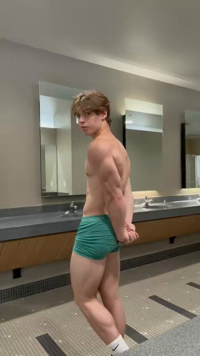 Which pose do you like the most..?