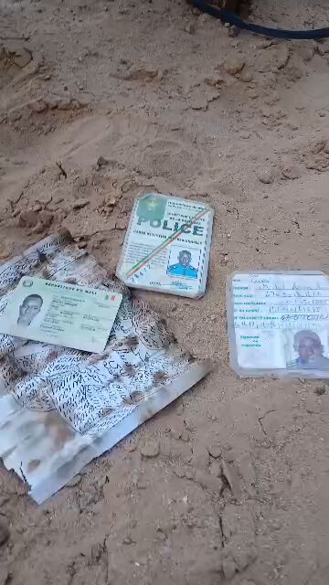 #Anafif Photos des cartes d'identité de certains soldats maliens, sorciers et cannibales , tués ou capturés lors de la bataille d'Anafif par le FLA.