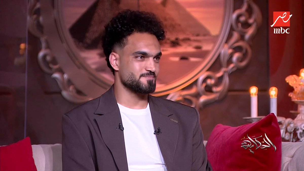 مصطفى زيكو: ماكنتش حاسس بميسي 80 دقيقة ومابقاش جامد الا بعد الجول بتاعه و محمد صلاح في حتة تانية خالص وميسي دور عليه عشان يسلم عليه مجاناً على MBC شاهد برنامج #الحكاية يعرض من الجمعة - الأثنين الساعة 10 مساء بتوقيت القاهرة على #MBCMASR لمتابعة البث المباشر