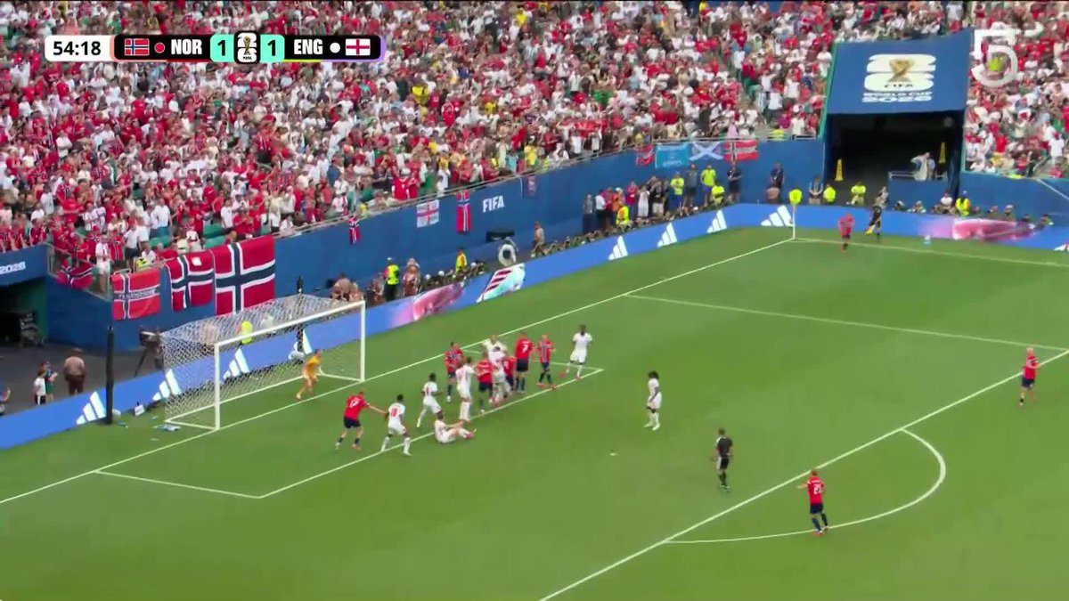 "Torbjørn Heggem": Por la anulación del segundo gol de Noruega ante Inglaterra