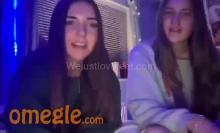 She’s on Omegle serving foot content, feet up, camera zoomed🤤👣🔥 (Join our 👣 groups for more content ➡️