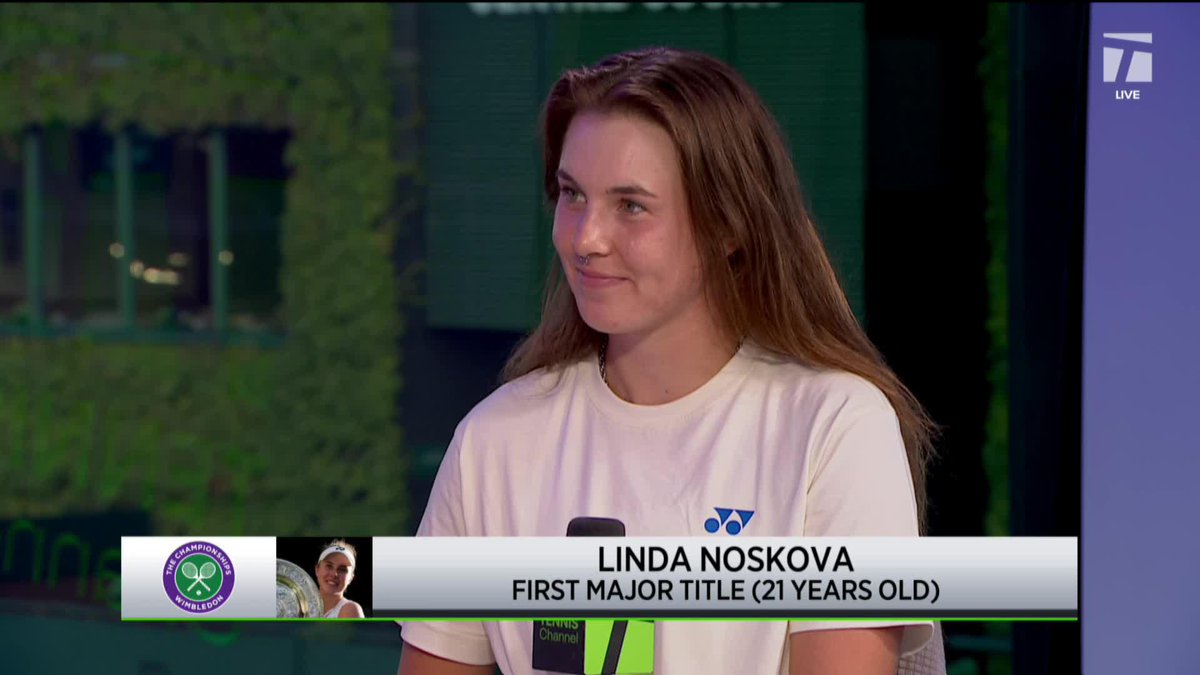 “I want the big one.” 😂🏆 Wimbledon champ Linda Noskova discussed her mentality during the final, gratitude for her mother, and more at the desk. 🫶 #Wimbledon