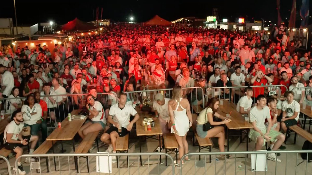 England fans go absolutely wild as Jude Bellingham's second fires them 2-1 up against Norway 🏴