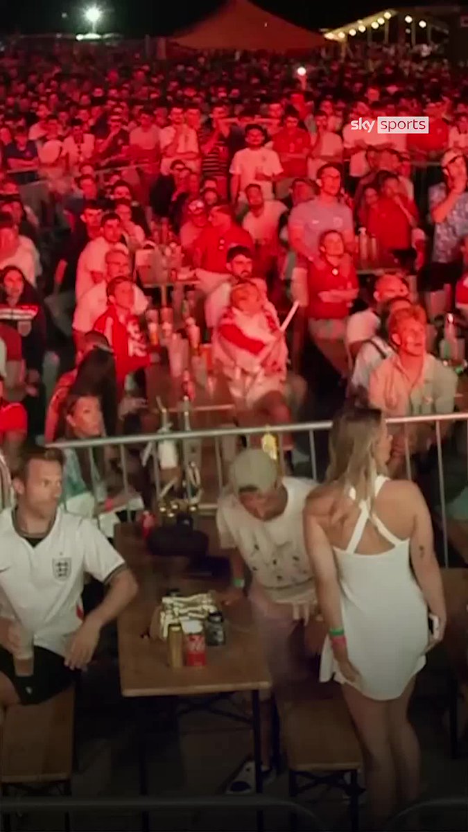 England supporters erupt as Jude Bellingham puts them 2-1 up against Norway with his second goal of the game 💥🏴