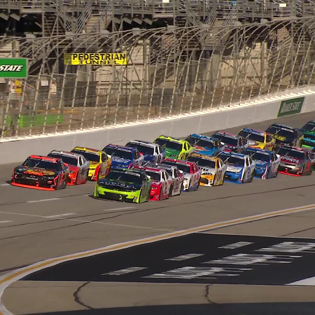 Hang on tight, you're in for a show! 🍿 The green flag is waving at EchoPark Speedway, live on The CW Sports.