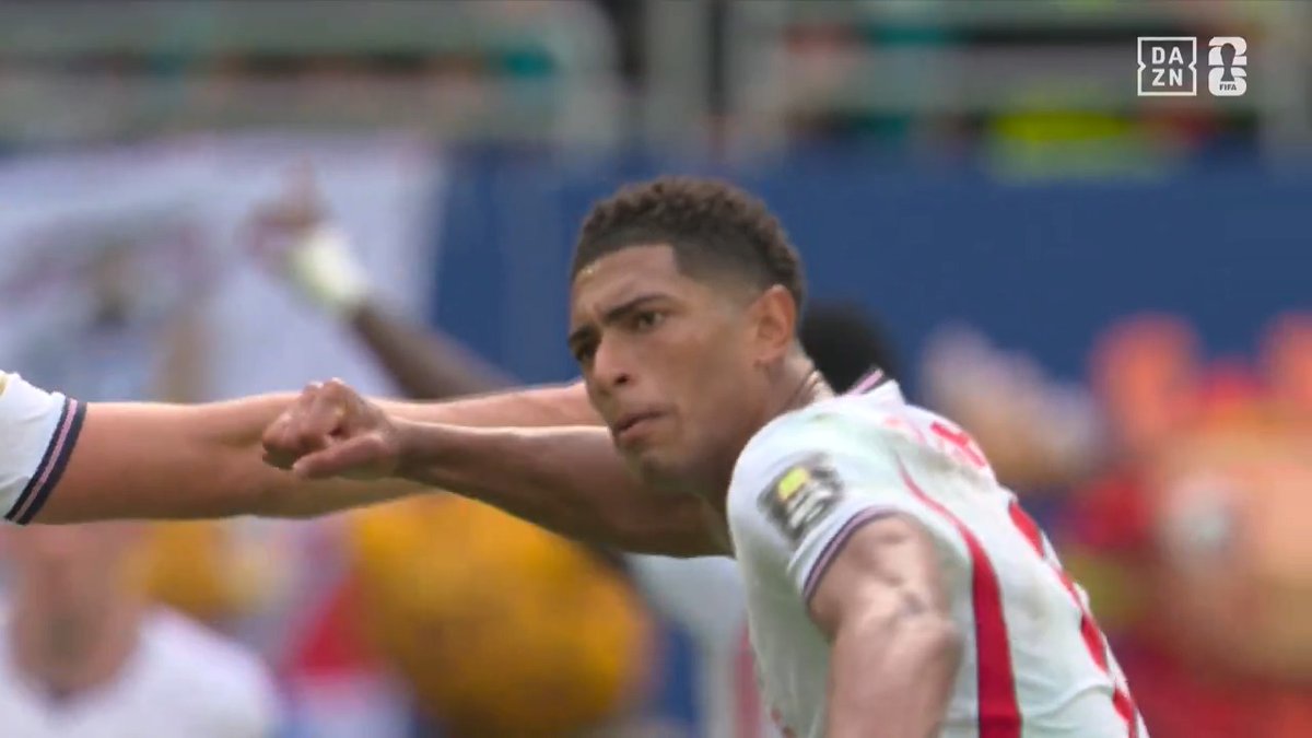 🏆️━━━━━━━━━━━━ FIFAワールドカップ 準々決勝 DAZNピックアップシーン ━━━━━━━━━━━━━⚽ 組織を壊した"個"の力🏴󠁧󠁢󠁥󠁮󠁧󠁿 違いを生み出したベリンガムの同点ゴール 🆚ノルウェー×イングランド ⚽ベリンガム（イングランド）45+2'分