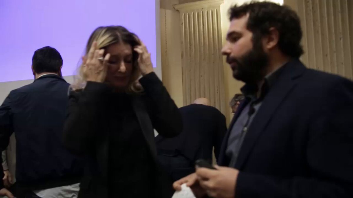 Scusa @FraTotolo2, ma l'eroico Mottola non è ritornato per insinuare che sei stata tu a fare l'attentato a Ranucci, mostrano come prova l'analisi di Orlowski che ti mette in connessione con Bannon, l'Unabomber di Washington e gli alieni 👽 dell'Area 51? 😏