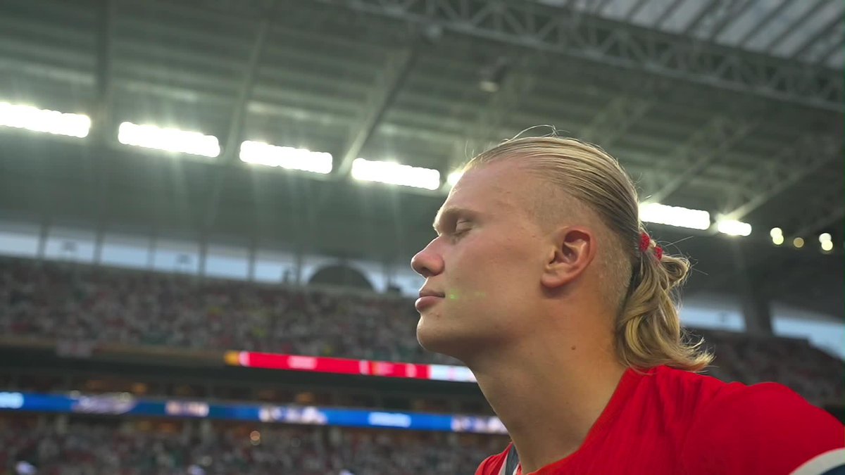 LA TRISTEZA DE ERLING: Haaland, muy emocionado ante los hinchas de Noruega tras la eliminación contra Inglaterra. ⚽ #ESPNMundial 📺 Mirá los mejores partidos de la #FIFAWorldCup por ESPN, en el Plan Premium de #DisneyPlus