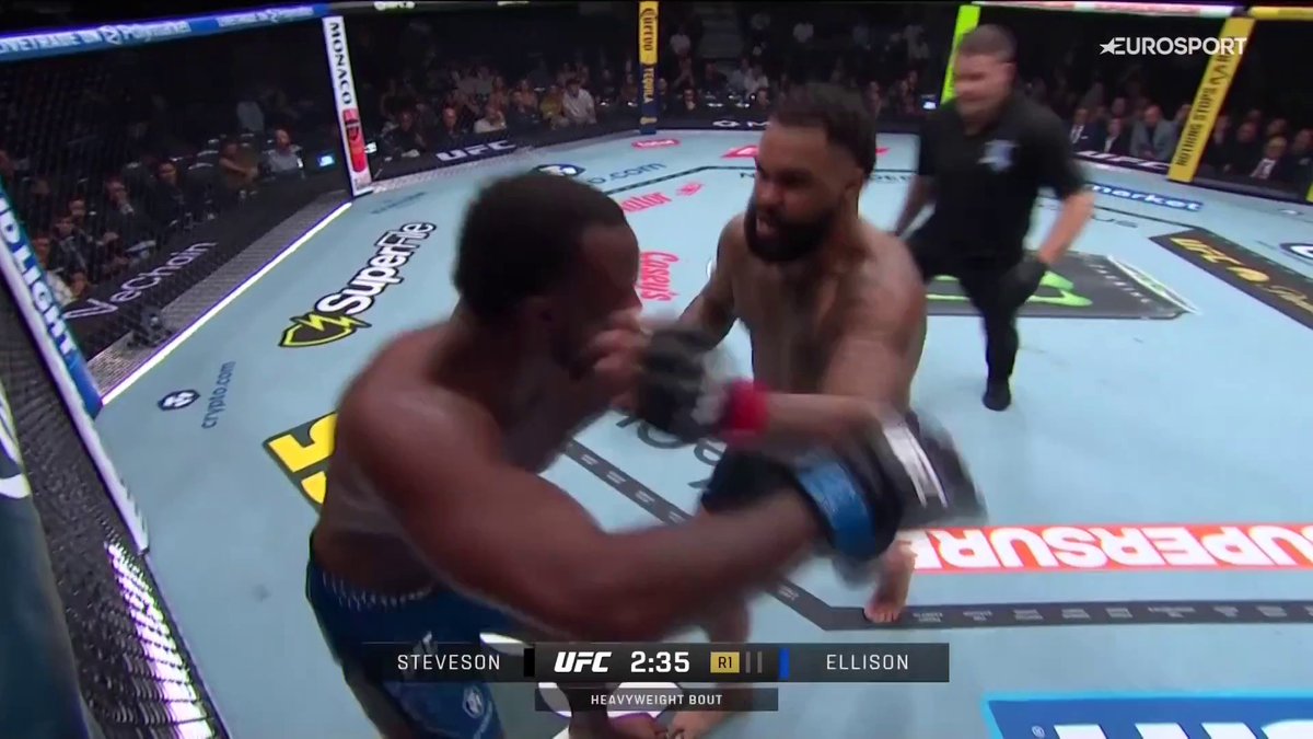 🏅 Es medallista olímpico. 🐐 Es el protegido de Jon Jones. 🔥 Gable Steveson debuta a lo grande en la UFC: Destruye a Elisha Ellison en el primer asalto del combate #UFC329 | #UFCHBOMax