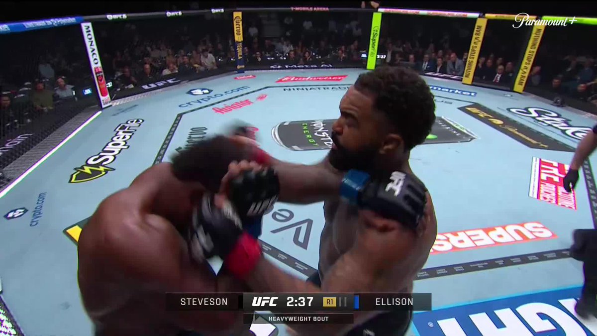 Insane: Former Bills DT Gable Steveson just made his UFC debut and won by first-round knockout. One of the best KO’s of all time. 🤯🤯🤯