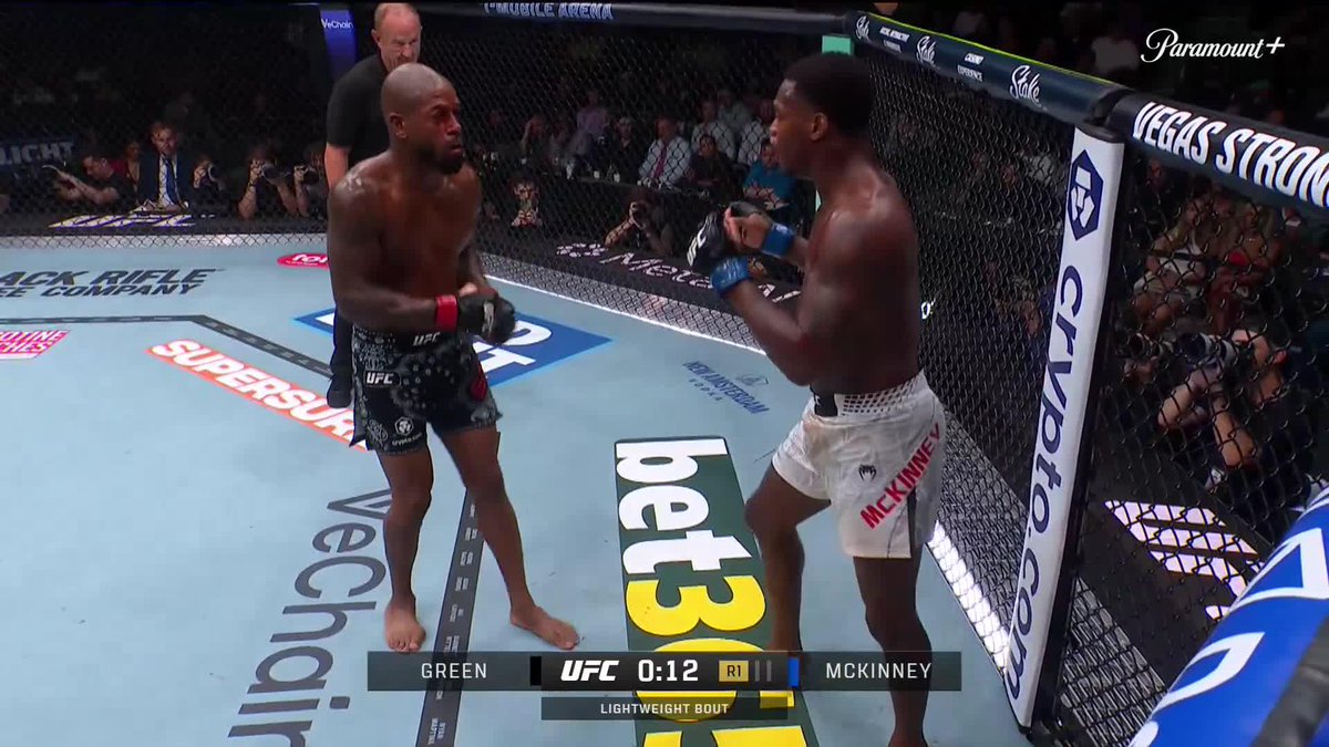 KING GREEN COMES BACK FROM BEING DOWN ALL ROUND 🤯 First round TKO for him in his brand new shorts! [ #UFC329 | LIVE ON @ParamountPlus ]
