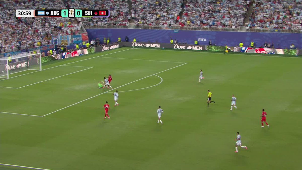 ยกINFERNAL SALVADA DE DIBU MARTรNEZ PARA EVITAR EL EMPATE DE SUIZA! โฝ #ESPNMundial ๐บ Mirรก los mejores partidos de la #FIFAWorldCup por ESPN, en el Plan Premium de #DisneyPlus