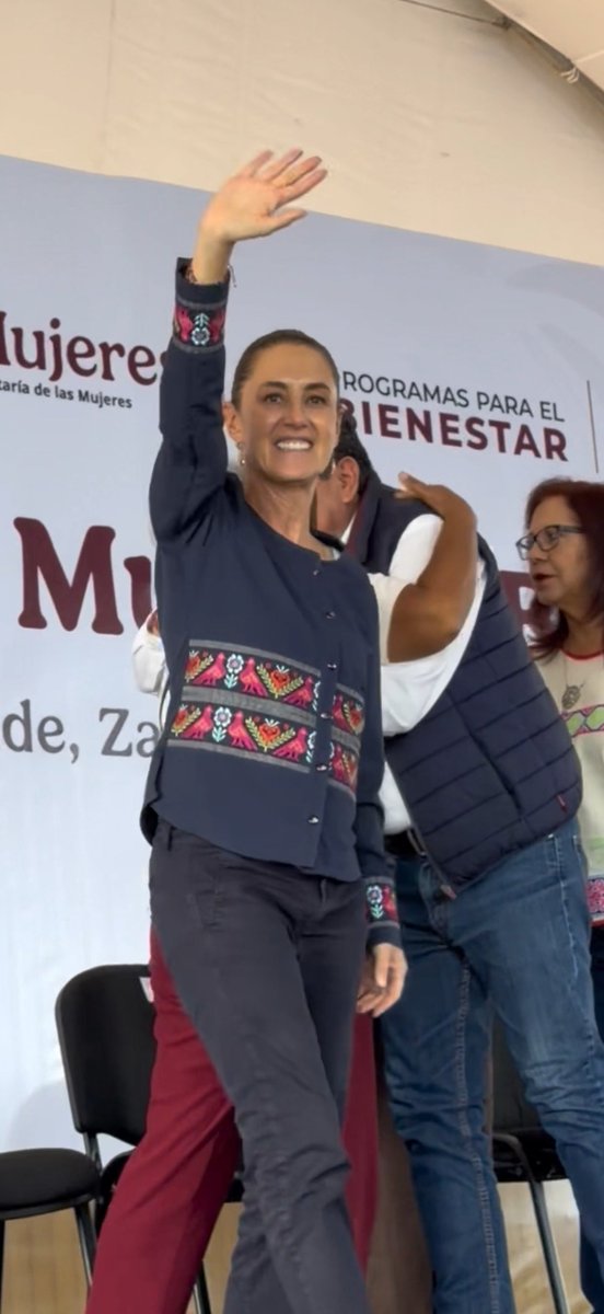 Muchas gracias, querida Presidenta Claudia Sheinbaum Pardo, por la invitación para acompañarla durante su gira por Zacatecas. Gracias también a mis queridas paisanas y paisanos por su cariño y sus muestras de afecto. Siempre es un orgullo estar en mi tierra.