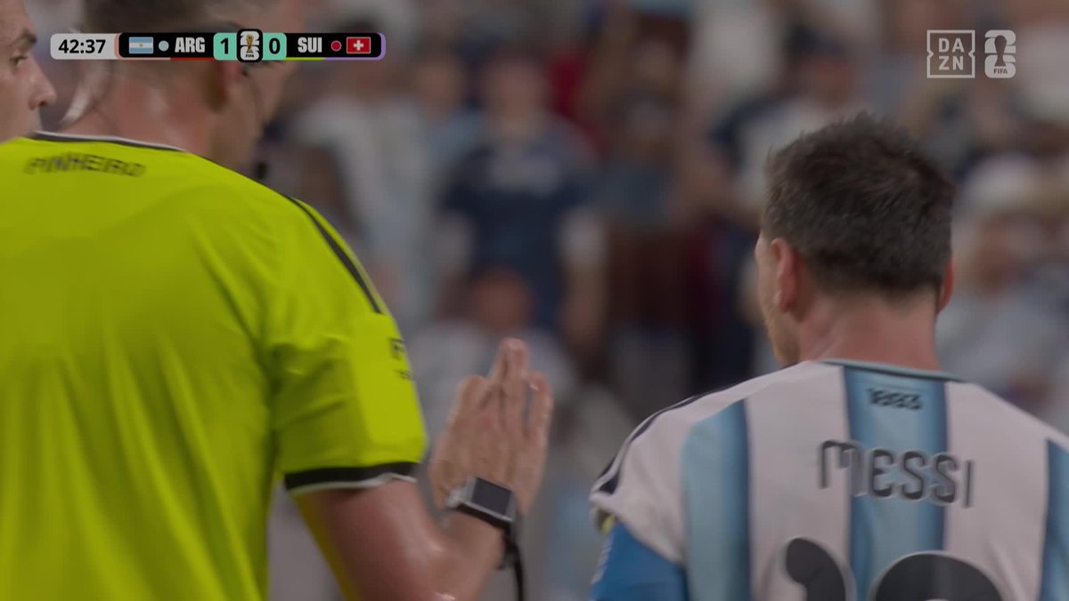 SE CALENTÓ MESSI CON EL ÁRBITRO 🔥🔥 #DAZNMundial