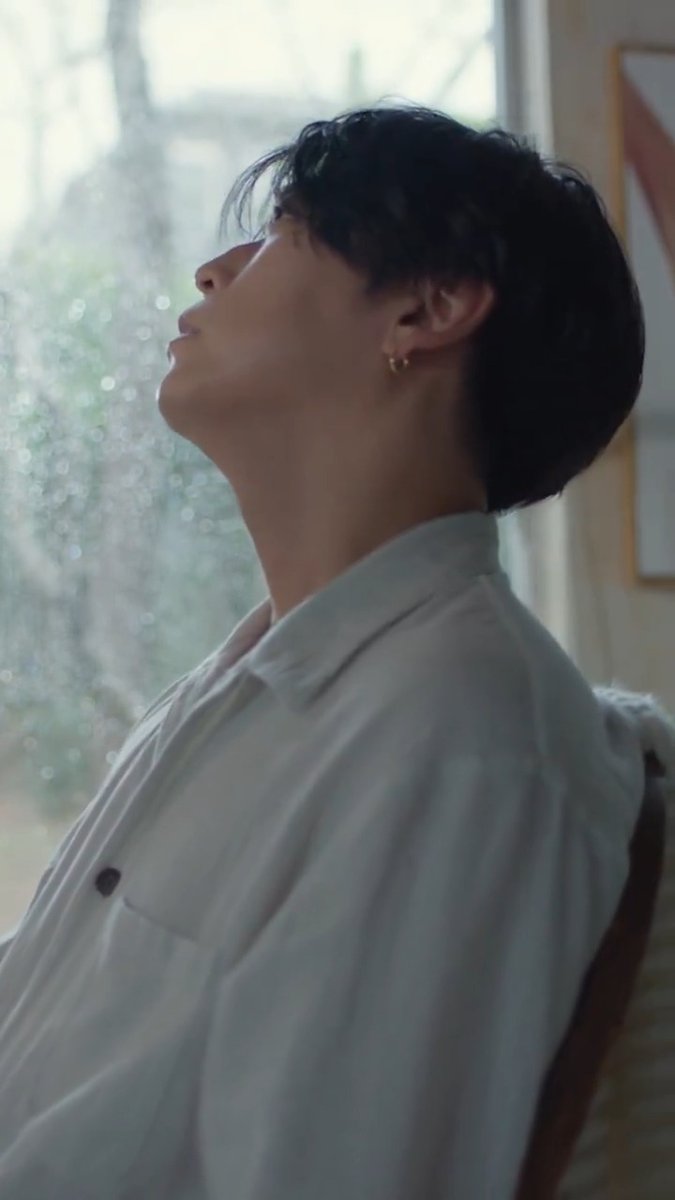 亀梨和也 1st Album『WAVE』発売中! ───────────── 初回限定盤 特典映像に収録の 「WAVE」Music Video (Package ver.)は YouTubeで公開中の映像とは違い 落ちサビをアカペラで歌う特別演出バージョン! 歌い方も工夫をした パッケージ限定の特別演出は必見! ぜひお手元でご確認ください👀 💿ご購入はこちら #亀梨和也_WAVE