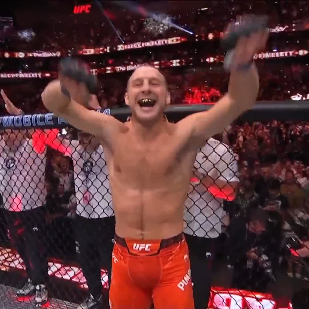 Espectacular la fiesta que trae Paddy Pimblett 🏴 #UFC329 | Ver en vivo por Paramount+ Deportes