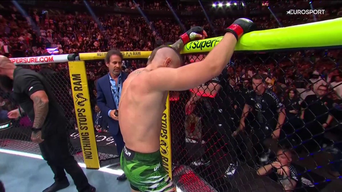 El regreso más agrio que se podía esperar para McGregor. 'The Notorious' se lesiona a las primeras de cambio en la que es la que es la escena más decepcionante para todos los fans de la UFC #UFC329 | #UFCHBOMax