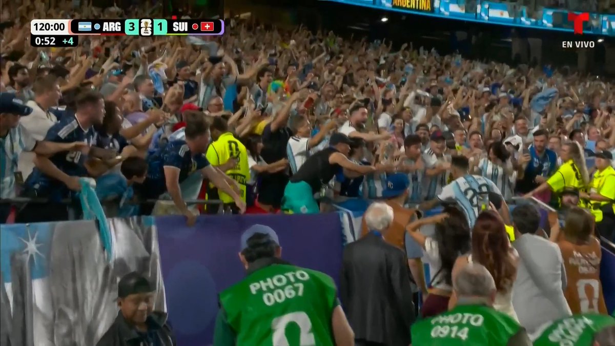 ¡LA ALBICELESTE NO SE RINDE! Lautaro Martínez selló la fiesta de goles de Argentina.