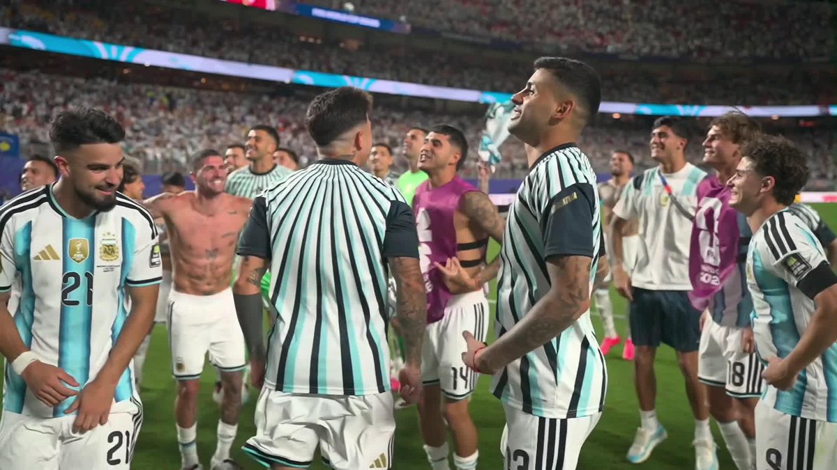 お祭り騒ぎ🙌 死闘を制し、狂喜乱舞🔥 サポーターと歓喜の瞬間をともに🇦🇷 🏆 #FIFAワールドカップ 準々決勝 🆚 アルゼンチン×スイス 📺 #DAZN 見逃し配信中 #本気で楽しむならDAZN