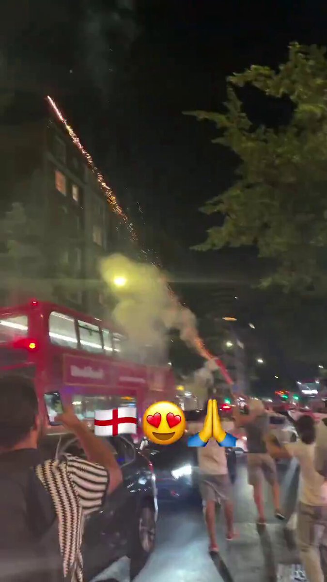 🇬🇧 Meanwhile last night in England English Fans Celebrate Englands World Cup Win in England although none of the people celebrating are actually English.