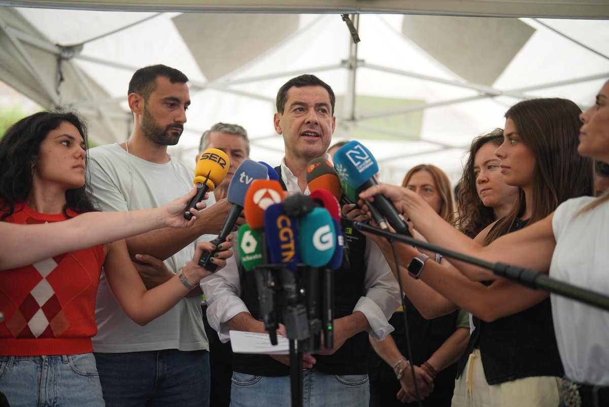 La estabilización es el principio del fin de uno de los incendios más rápidos de la historia de #Andalucía. La esperanza emerge en la zona cero. Gracias a todos los medios movilizados. Su actuación coordinada y en equipo es, una vez más, un ejemplo admirable. #IFLosGallardos