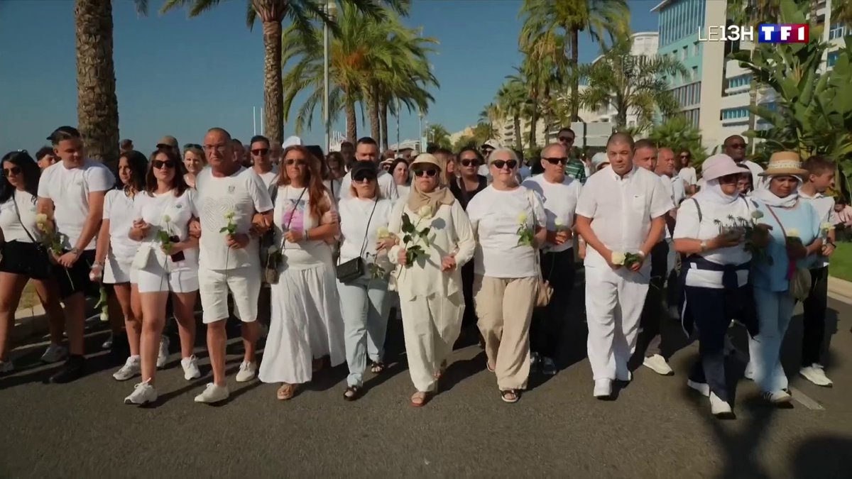 🔴 "C'est important d'être là." Attentat de Nice : 10 après, l'émotion intacte 📺 #LE13H #JTWE de TF1 présenté par Anne-Claire Coudray