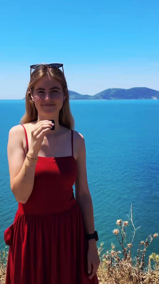 🏖 Après Panot en Nouvelle-Calédonie, Emma Fourreau en vacances en Albanie.