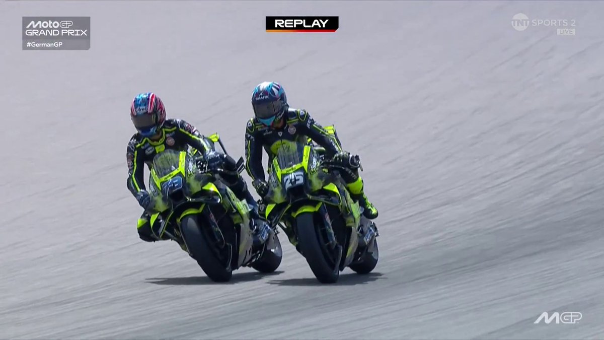 "No way mate, not today" 🤣 Ai Ogura shakes his head as teammate Raul Fernandez tries to pass him 😅 #MotoGP | #GermanGP | Live on TNT Sports and HBO Max