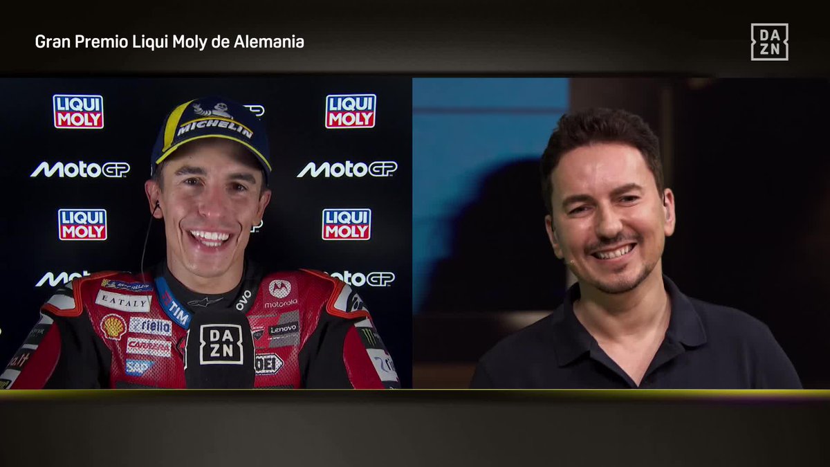 Cada uno vive las vacaciones a su manera, y si no que se lo digan a Marc Márquez y Jorge Lorenzo 😂😂😂 "Lo de las fiestas te lo dejo a ti, yo ya parejita y de la mano" #GermanGP 🇩🇪 #MotoGP 🏁