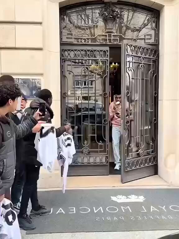 现在大牌球员只有哈兰德德艺双馨啊！
