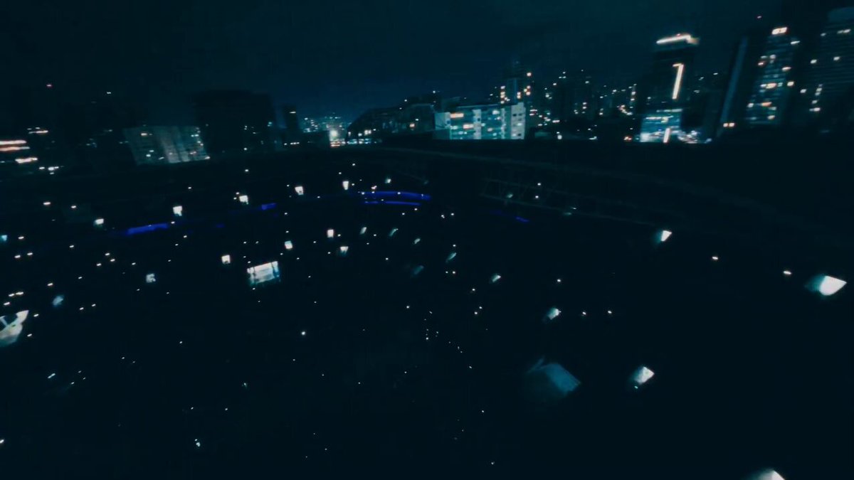 Liniker se torna a PRIMEIRA travesti brasileira na HISTÓRIA a reunir 48 MIL pessoas em um ESTÁDIO para um show, no país que mais mata mulheres trans no mundo.