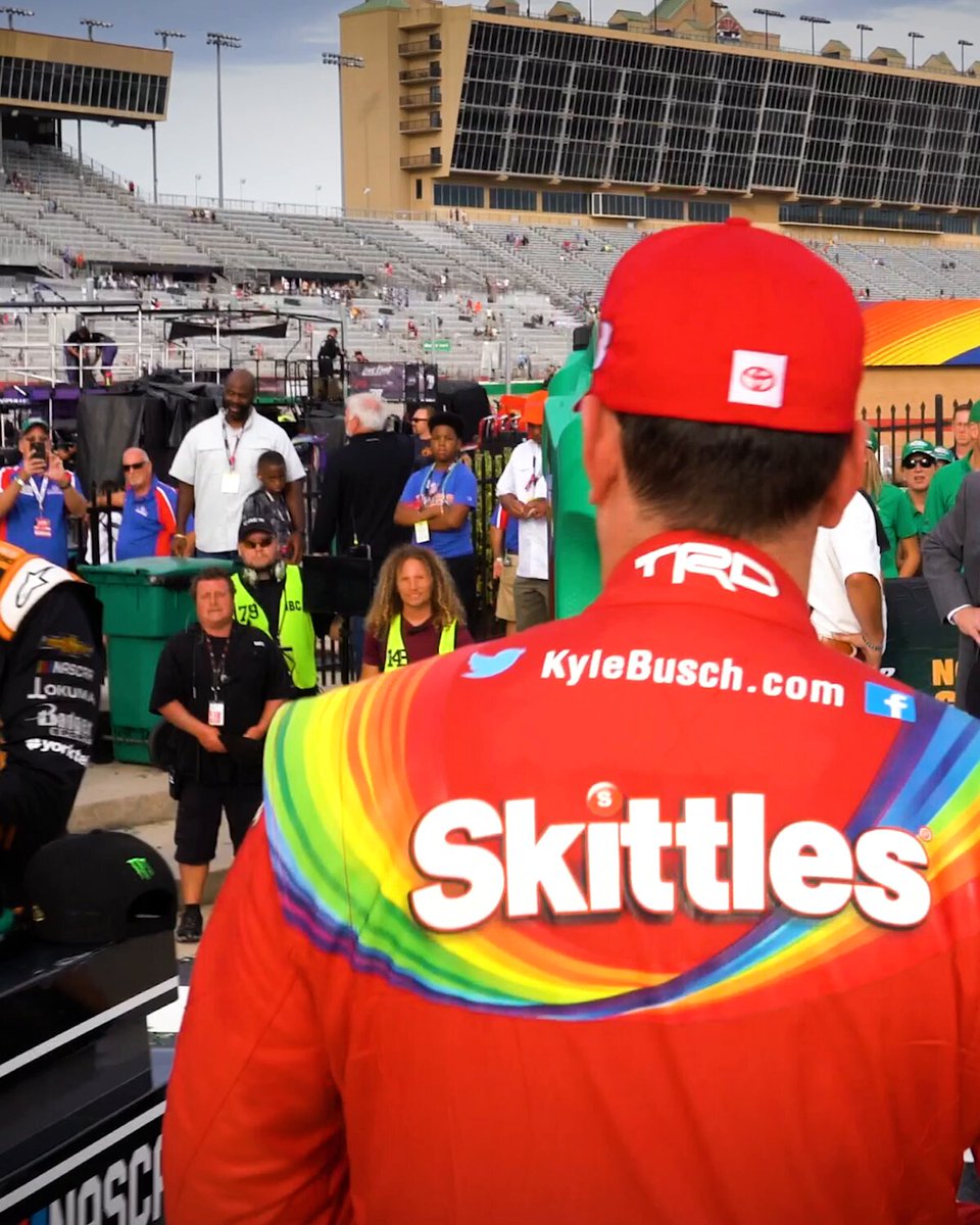 Sunday memory - Five years ago Kurt Busch and Kyle had one of many brother classics at EchoPark Speedway. Thru all the battles, their respect for one another was something to be admired. "Awesome job" - Kyle Busch "You made me pull everything out" - Kurt Busch
