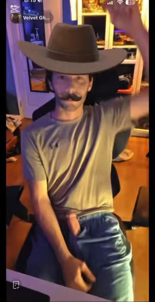 His tiktok lives are too hot 🥵 Follow me on facebook .. ….. … …. …. …. … #bulge #freeballing #boner #bulto