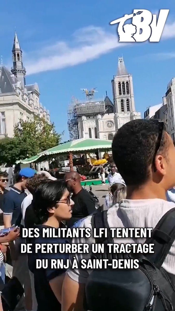 Tractage du RNJ 🇫🇷 à Saint-Denis aujourd’hui, aux pieds de la cathédrale où sont inhumés les rois de France. Des militants LFI ont voulu perturber le tractage, les militants patriotes ont répondu par une Marseillaise et en scandant « Vive la France ».