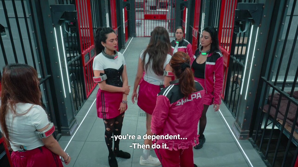 I don’t even like Chamola but the way Shilpa was speaking to her here was so demeaning. What a horrible way to talk to someone. I just wish Chamola had shown a little more courage and stood up to Shilpa instead of letting it slide. #Lockupp2