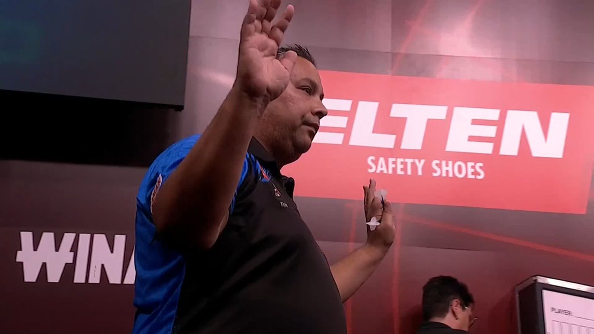 FIRST SEMI FOR WATTIMENA! Jermaine Wattimena is through to a European Tour semi-final for the very first time! The Dutchman edges past Luke Woodhouse in a contest featuring 11 consecutive holds of throw! 📺 #ET10 | QF