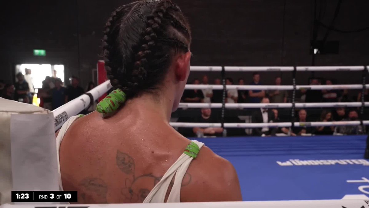 A HUGE STATEMENT from Shauna Browne with 2 knockdowns before the finish ๐ฅ #RedstallCourtney | LIVE NOW on DAZN โช๏ธ