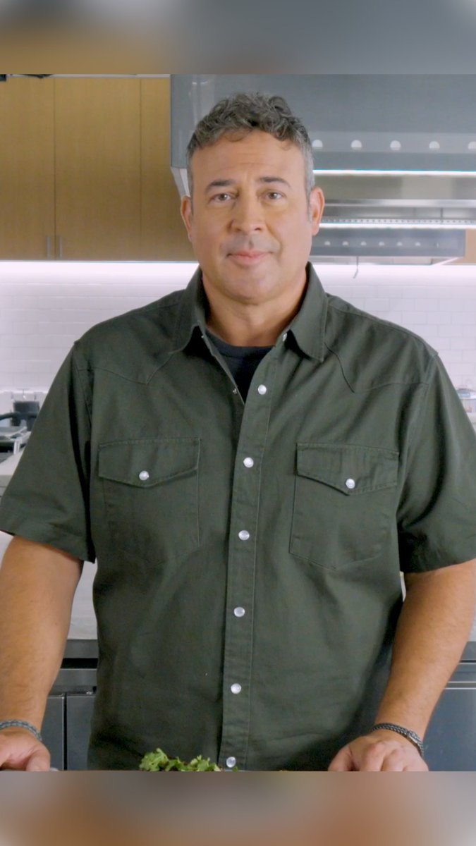 Double-Cut Pork Chops from Master of ‘Cue Bob Trudnak 👏 After winning BBQ Brawl, Bob came to share a few of his favorite recipes in Food Network Kitchen! Get the recipe:
