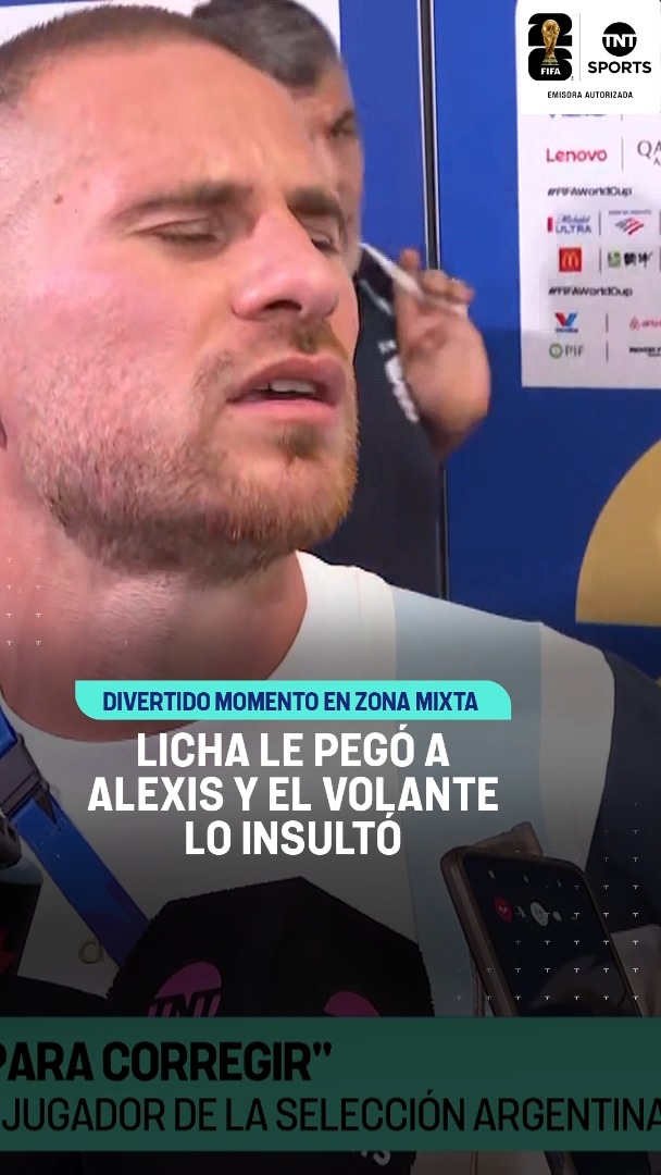 "MOSTRALO EN LA CANCHA LA C...DE TU HERMANA" 😂 Atención a este imperdible momento entre Alexis Mac Allister y Licha Martínez, tras el correctivo que le metió el defensor al pasar por detrás suyo. ¡Todos juntos, Argentina! 🇦🇷 #TNTSportsMundial
