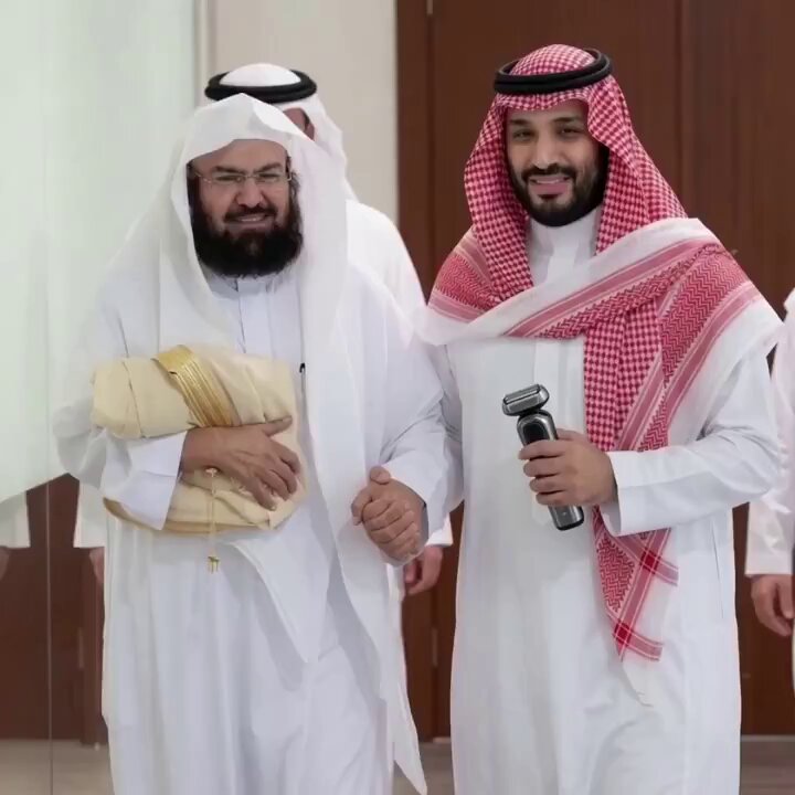🚨 السؤال لماذا لا يحلق محمد بن سلمان لحيته إذا كان لايحب اللحية ؟!!