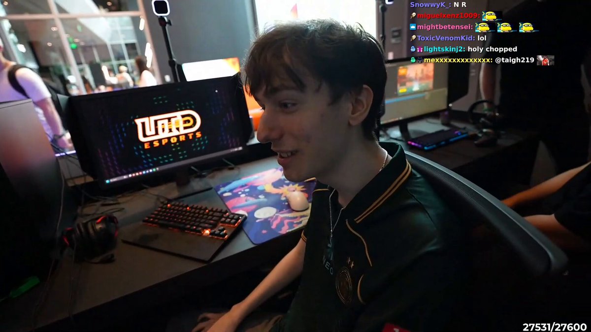 Peterbot explains to Stableronaldo why it's worth to pay him $500.000 to play FNCS with him.👀 - Free qual to every FNCS - Free qual to all the LAN events - Viewership Peterbot or $500k?
