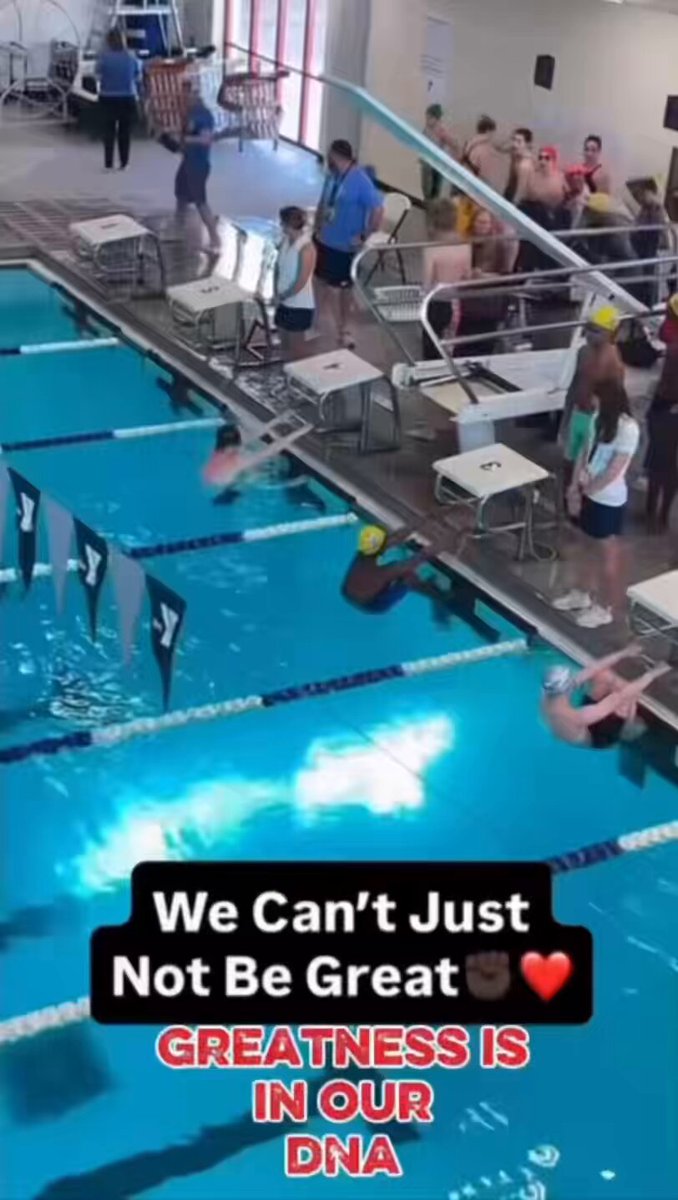 White people think they are the only ones who can swim, lol. Shout out to these young Brothers who stood on Business. 🏊🏽🌊✊🏾