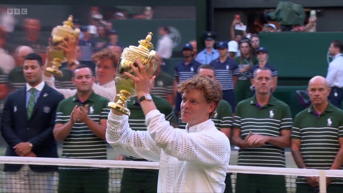 The Princess of Wales presents Jannik Sinner the Wimbledon trophy 🏆 It's back in the Italian's hands 👏 #Wimbledon