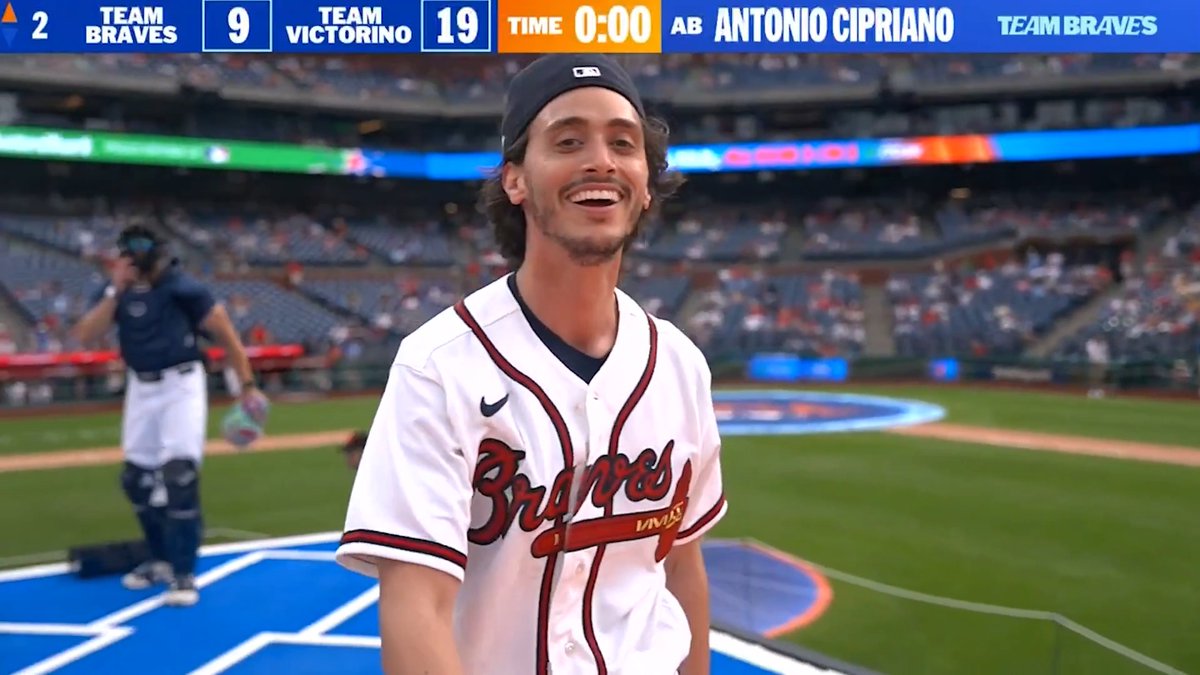 Antonio Cipriano can really swing it 👏 (MLB x お〜いお茶くん【公式】)