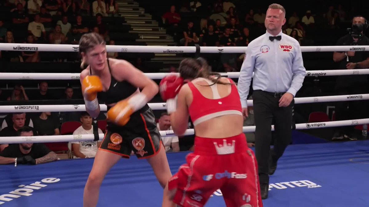 Megan Redstall and Maisey Rose Courtney have been trading up 🔥 #RedstallCourtney | LIVE NOW on DAZN ▪️